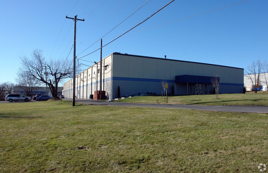 More Photos Of 1050 Bethlehem Pike, North Wales Showroom For Lease