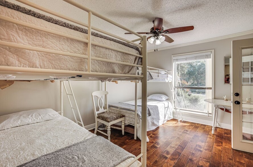 More Photos Of 601 N Shipp St, Madisonville Specialty For Sale