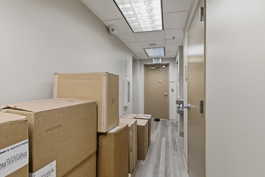 More Photos Of 421 Main St, Franklin Storefront Retail Office For Lease