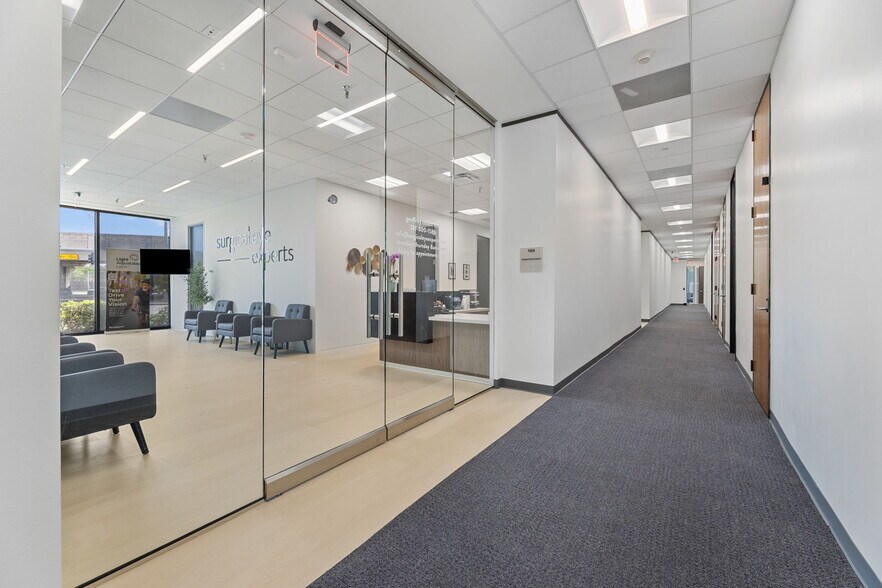 More Photos Of 4747 Bellaire Blvd, Bellaire Unknown For Lease