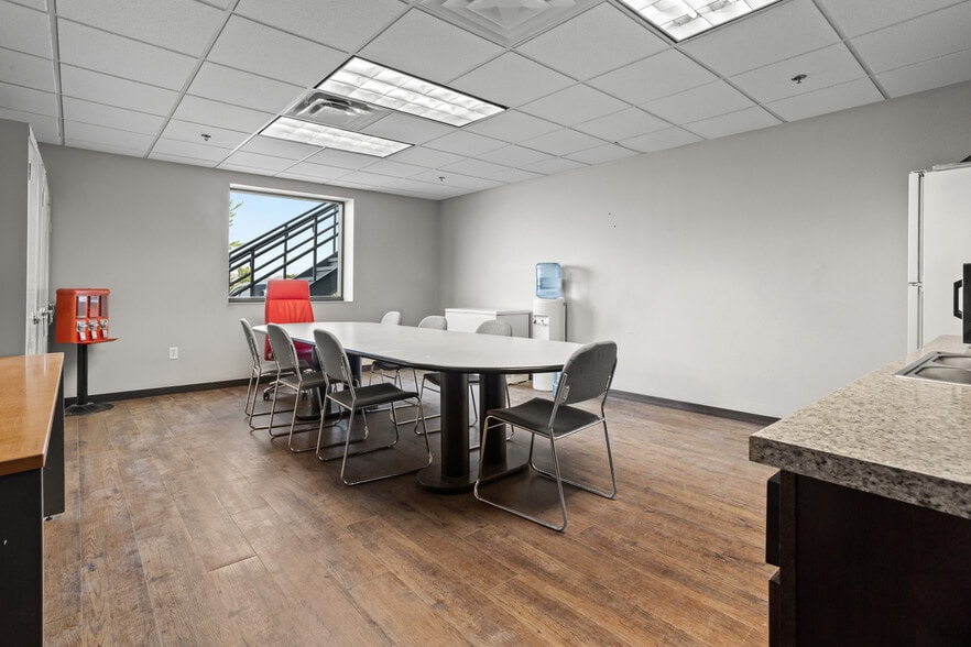 More Photos Of 3820 37 Ave S, Fargo Manufacturing For Sale