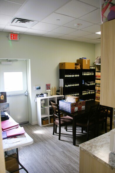 More Photos Of 210 Genesis Blvd, Webster Office For Sale