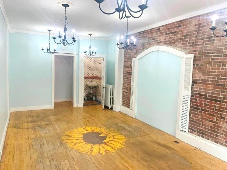 More Photos Of 115 Main St, Winterport Apartments For Lease
