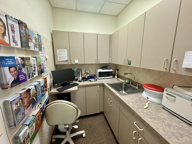 More Photos Of 1991 Wiesbrook Rd, Oswego Medical For Sale