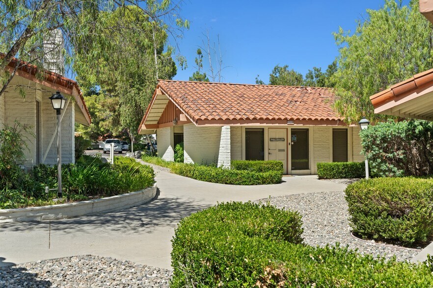 More Photos Of 386-398 Lombard St, Thousand Oaks Medical For Lease