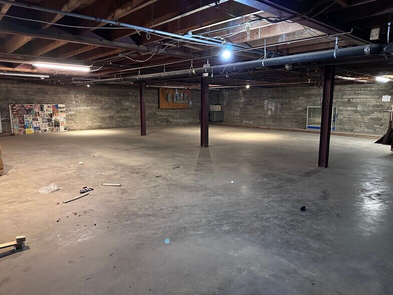 More Photos Of 936-950 Rue Notre-Dame O, Montréal Storefront Retail Residential For Lease
