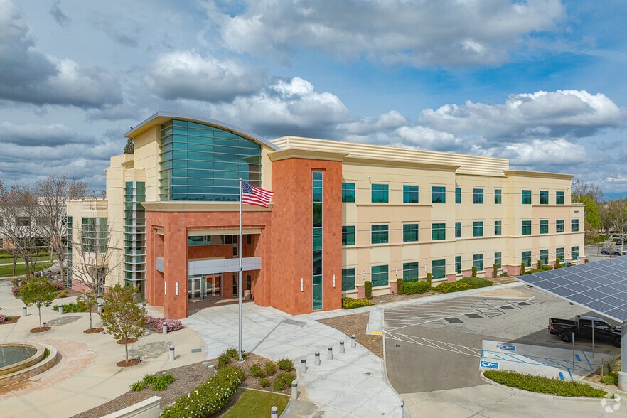 Primary Photo Of 9500 Ming Ave, Bakersfield Office For Lease