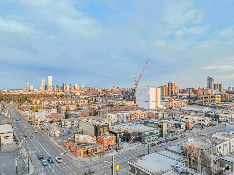 More Photos Of 10637-10639 124th St, Edmonton Storefront Retail Office For Lease