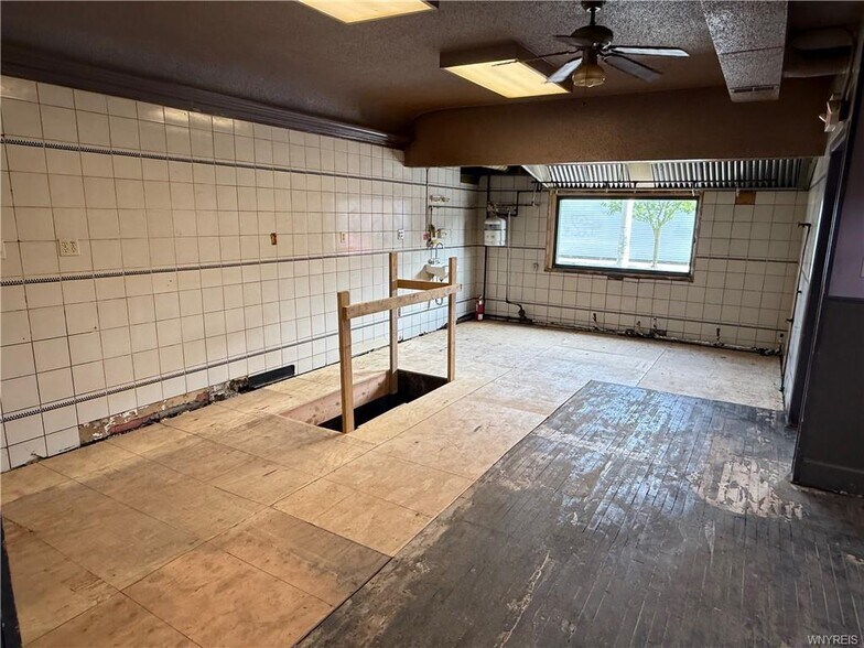 More Photos Of 504 Amherst St, Buffalo Storefront For Lease