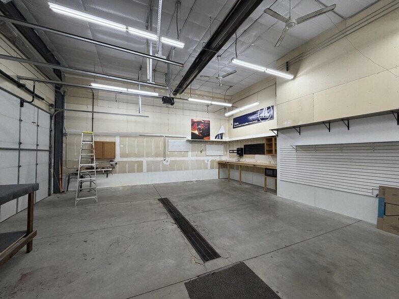 More Photos Of 2306 Clydesdale Dr, Bismarck Storefront For Lease