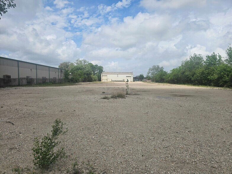 More Photos Of 13430 Conklin Ln, Houston Industrial For Sale