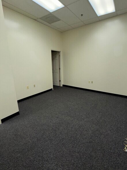More Photos Of 3280 Pine Orchard Ln, Ellicott City Office For Lease