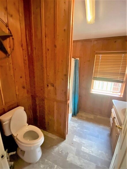 More Photos Of 27070 County Road 21, Red Level Bar For Sale