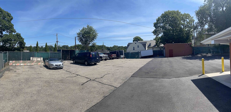 More Photos Of 403 E 3rd St, Mount Vernon Funeral Home For Sale