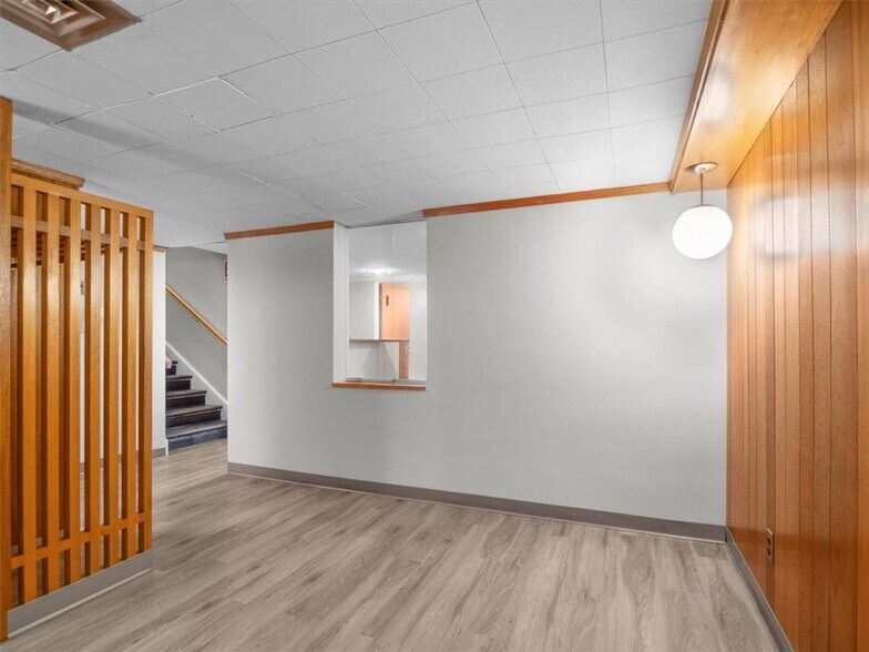 More Photos Of 5973 Walworth Rd, Ontario Medical For Sale