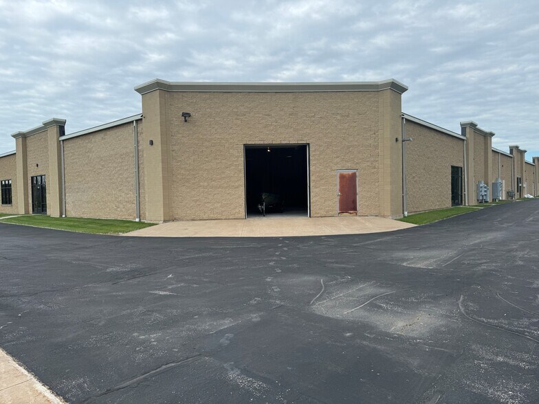 More Photos Of 2593 Development Dr, Green Bay Medical For Lease