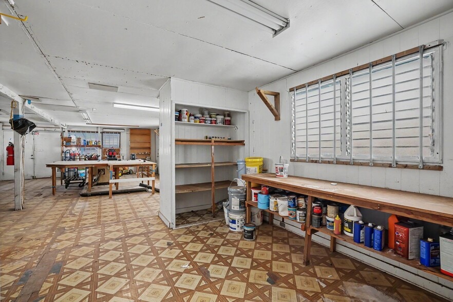More Photos Of 748 Gulick Ave, Honolulu Office For Sale