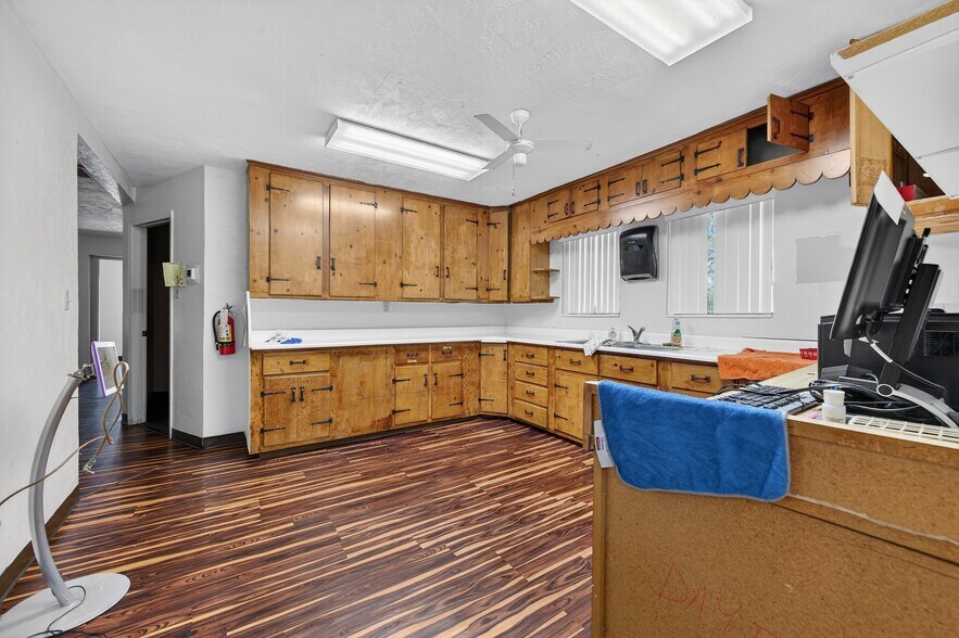 More Photos Of 905 Beville Rd, Daytona Beach Medical For Sale