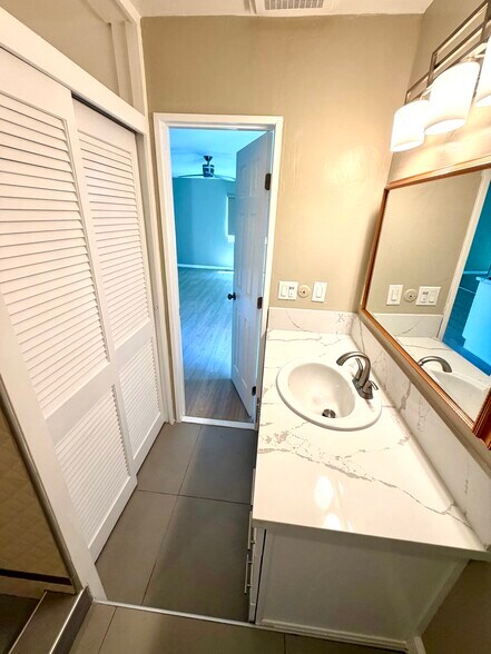 More Photos Of 3560 Front St, San Diego Multifamily For Sale