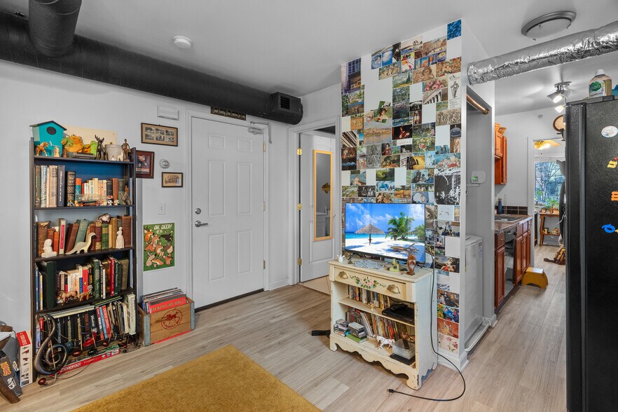 More Photos Of 2420 4th Ave S, Minneapolis Apartments For Sale
