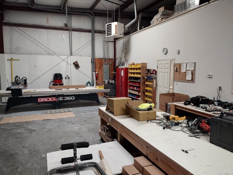 More Photos Of 5207 Belle Wood Ct, Buford Warehouse For Lease