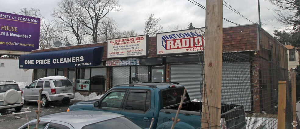 Primary Photo Of 670 Central Park Ave, Yonkers Storefront Retail Office For Lease