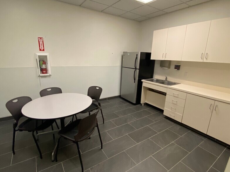 More Photos Of 4260 Sisk Rd, Modesto Office For Sale