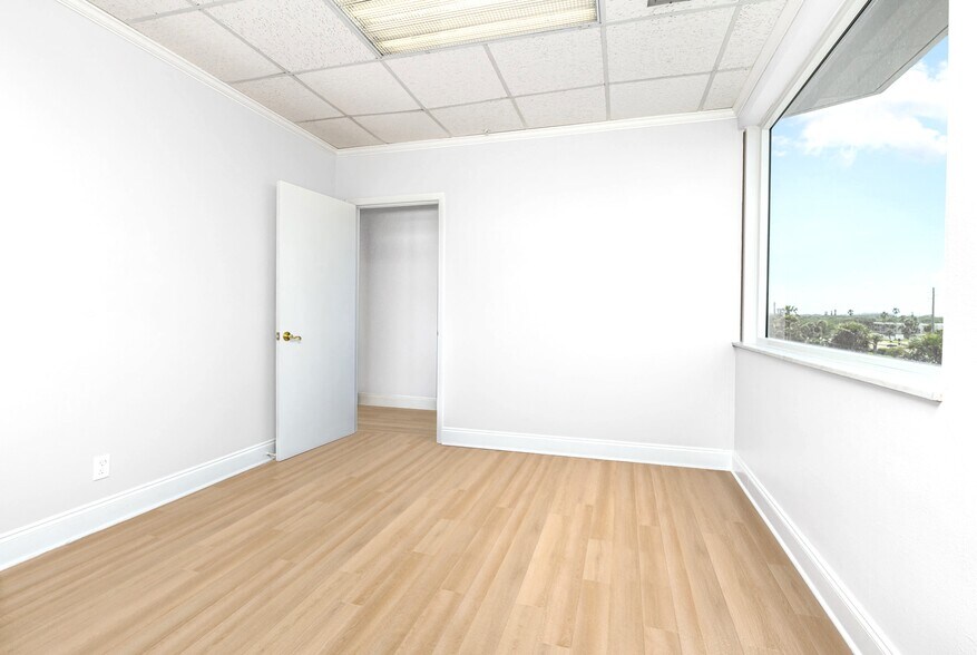 More Photos Of 1980 N Atlantic Ave, Cocoa Beach Medical For Lease