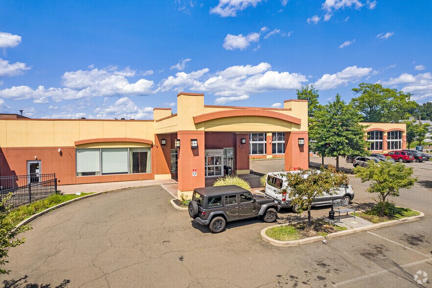 More Photos Of 2260 Whitney Ave, Hamden Hotel For Sale