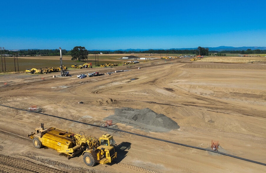 More Photos Of 2625 NE Huffman Rd, Hillsboro Distribution For Sale