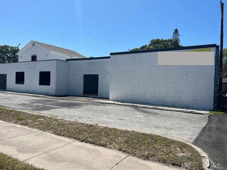 More Photos Of 4700 22nd Ave S, Saint Petersburg General Retail For Lease