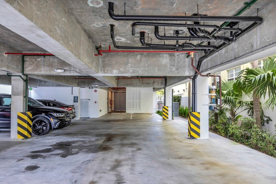 More Photos Of 538 Meridian Ave, Miami Beach Hospitality For Sale
