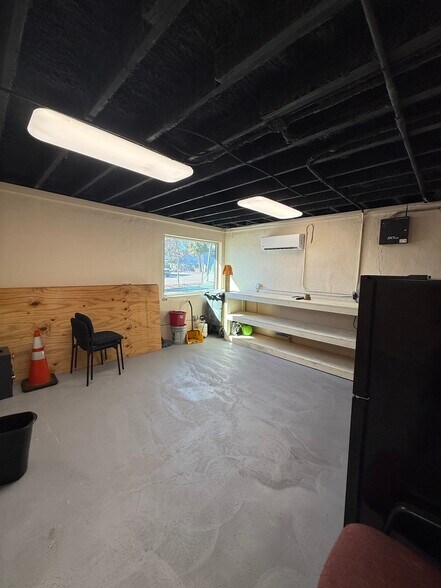 More Photos Of 1002 E Hillsborough Ave, Tampa Storefront For Sale