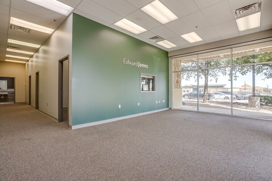 More Photos Of 6710 Hawks Creek Ave, Westworth Village Storefront Retail Office For Lease