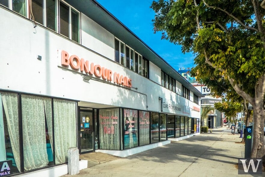 More Photos Of 10835-10841 Santa Monica Blvd, Los Angeles Office For Lease