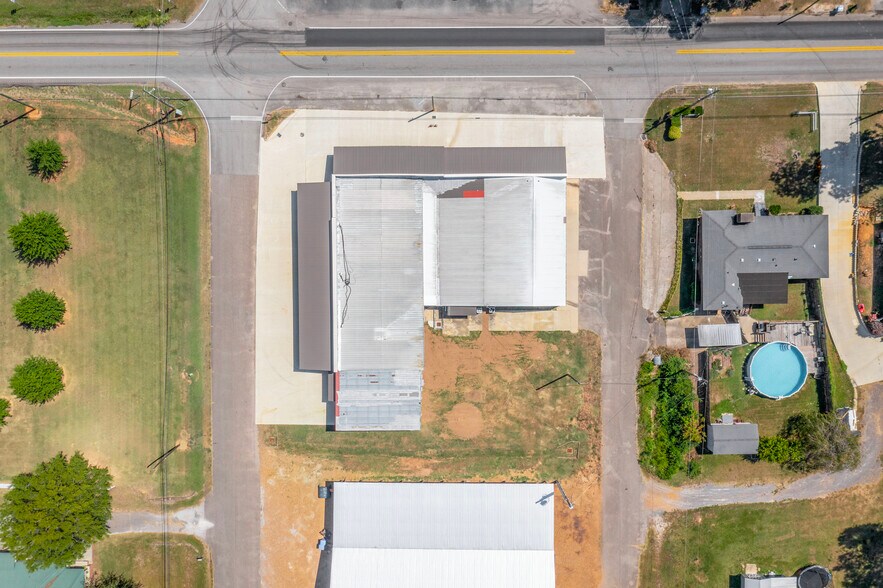 More Photos Of 613 N Main St, Piedmont Restaurant For Sale