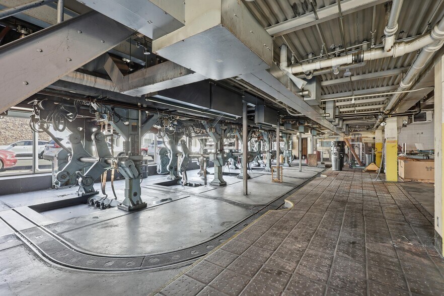 More Photos Of 117 E 4th St, Joplin Office For Sale