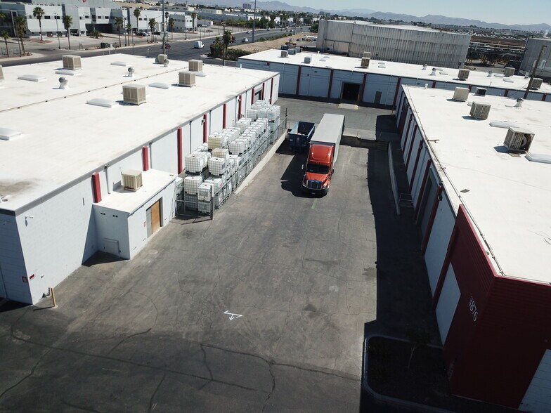 More Photos Of 5979 Valley View Blvd, Las Vegas Warehouse For Lease