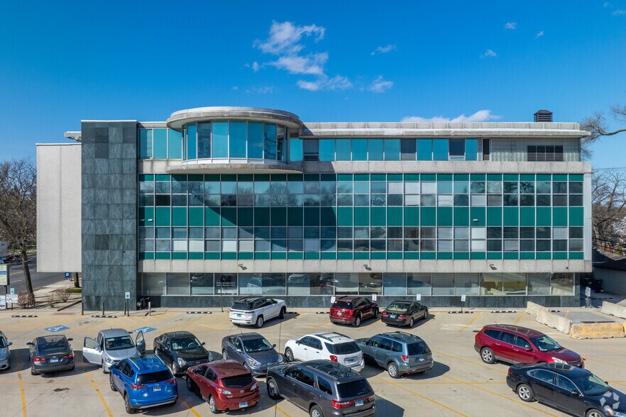 More Photos Of 1515 N Harlem Ave, Oak Park Medical For Lease