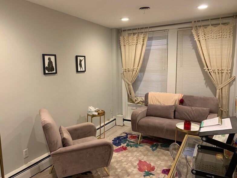 More Photos Of 110 S 20th St, Philadelphia Office For Sale