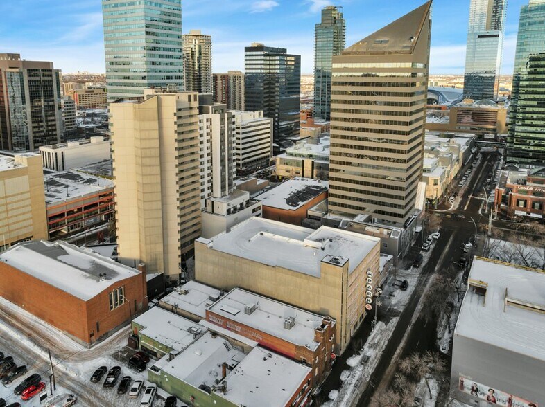 More Photos Of 10030 102nd St NW, Edmonton Bar For Sale