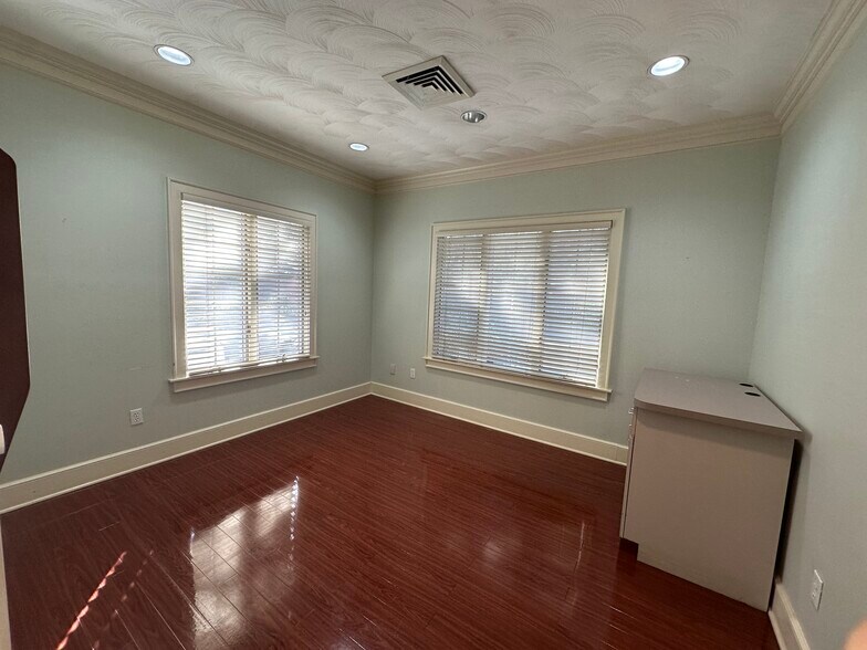 More Photos Of 1005 Pinellas St, Clearwater Medical For Lease