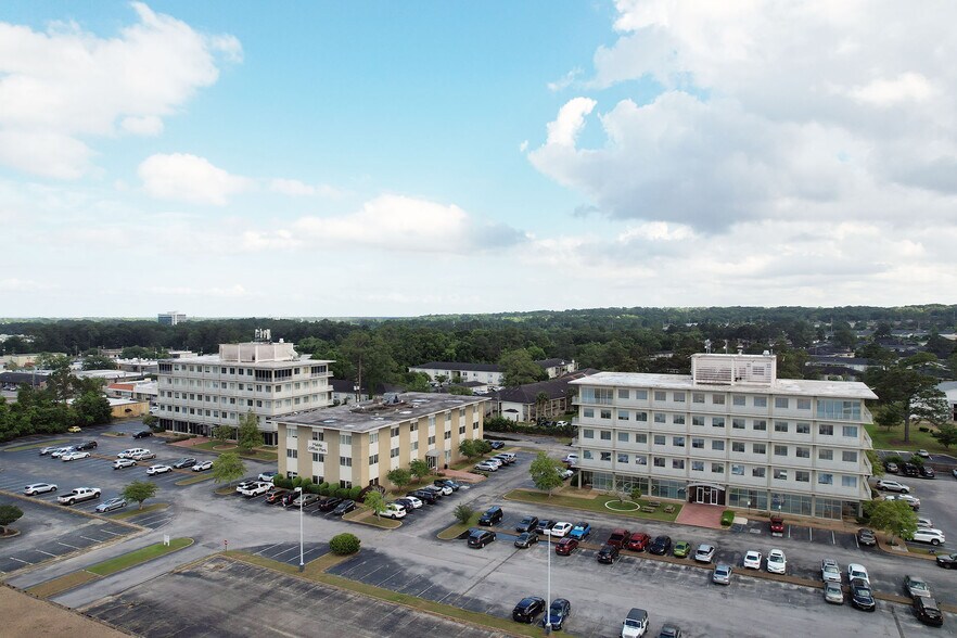 More Photos Of 3929 Airport Blvd, Mobile Office For Sale