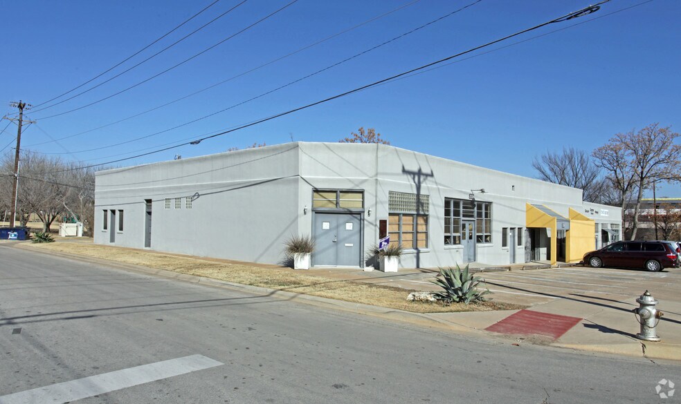 Primary Photo Of 2112-2128 Mistletoe Blvd, Fort Worth Loft Creative Space For Lease