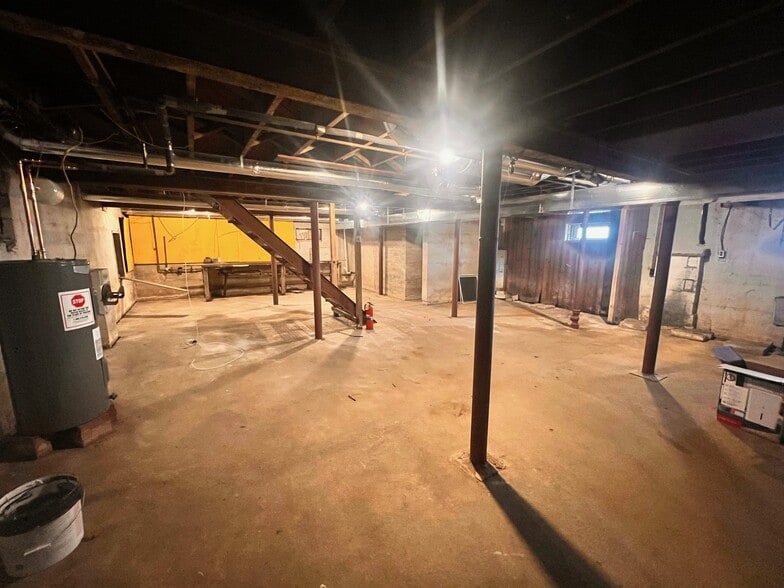 More Photos Of 2111 Ogletown Rd, Newark Warehouse For Sale