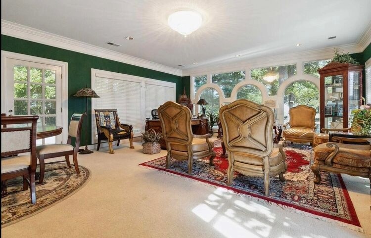 More Photos Of 853 E 4th St, London Office For Sale