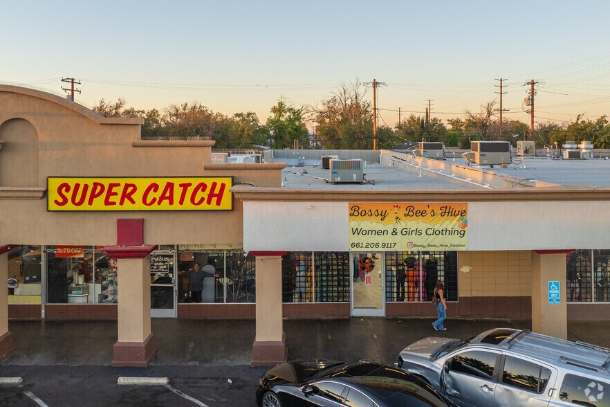 More Photos Of 1001-1039 W Avenue I, Lancaster General Retail For Lease
