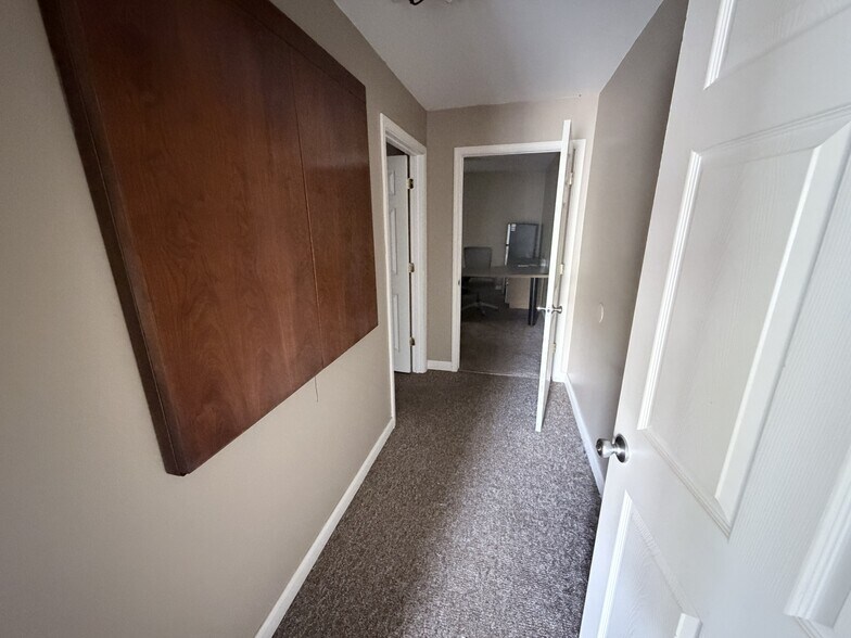 More Photos Of 810 N Dr Martin Luther King Jr Blvd, Muncie Freestanding For Sale