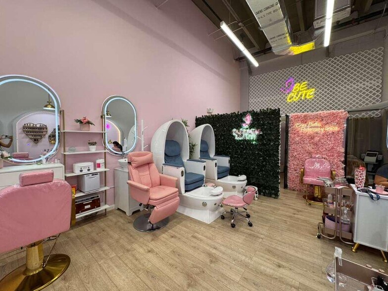 More Photos Of 10890 NW 17th St, Doral Storefront Retail Office For Sale