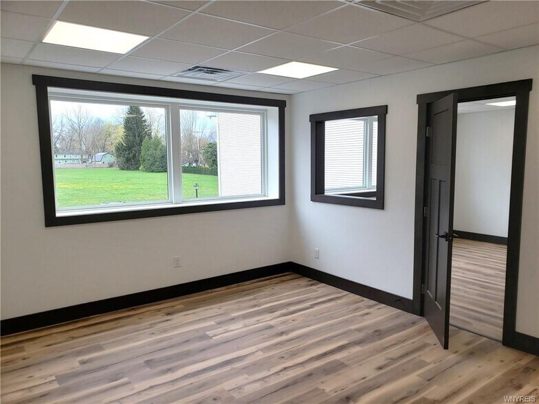 More Photos Of 300 Ohio St, Medina Office For Lease